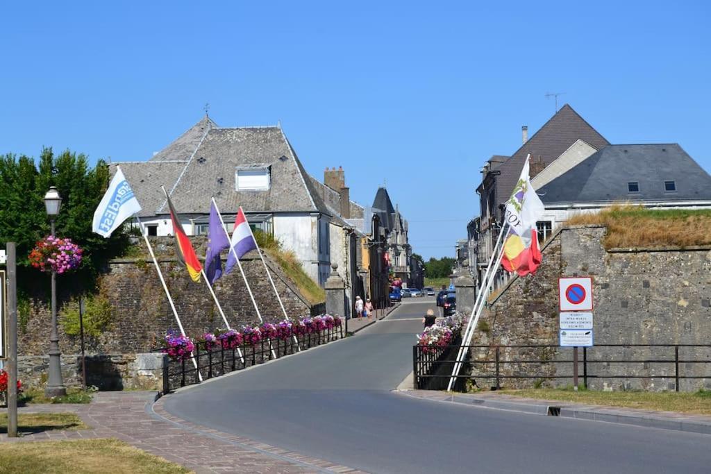 L'Escale Des Remparts Villa Rocroi Bagian luar foto